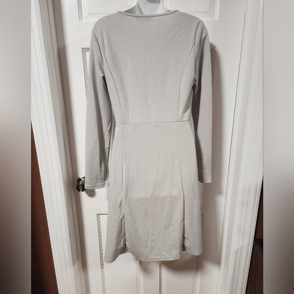 WOMEN'S Light Grey Long Sleeve Dress Size Medium - Picture 10 of 10